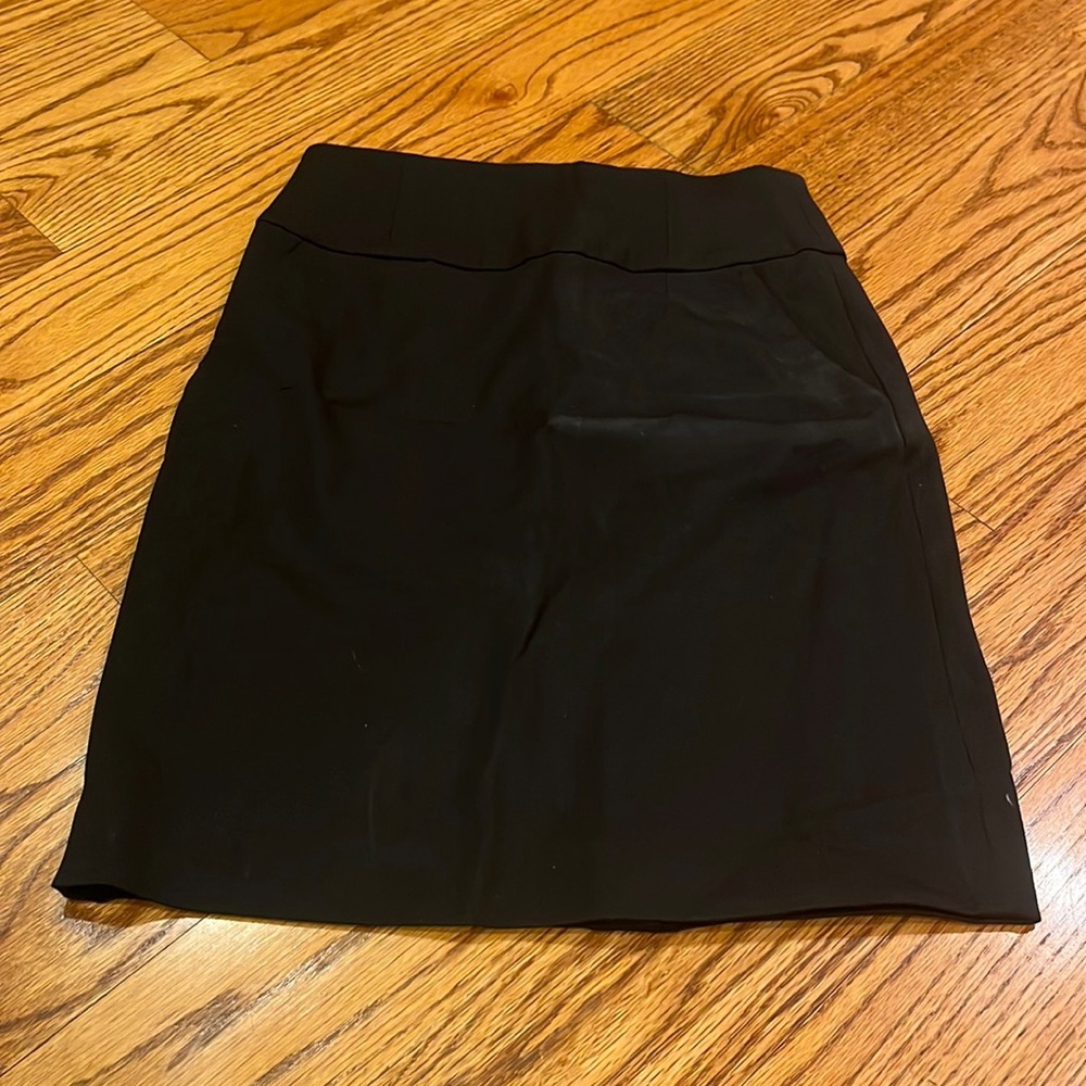 NWT Banana Republic Woman’s Black Stretch Skirt Size 00P